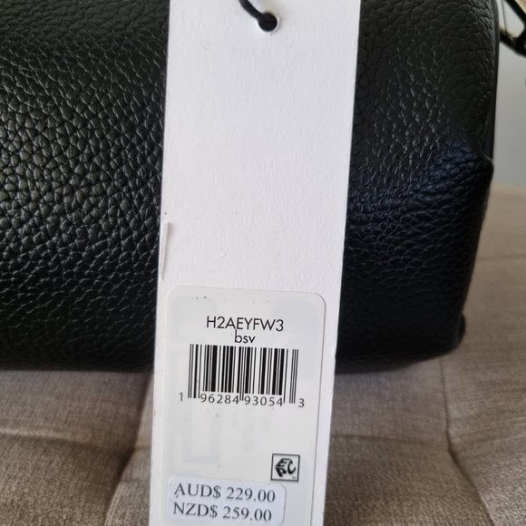 Calvin Klein Leather Two Way Bag - Leather Crossbody or Leather Handbag - Picture 15 of 16